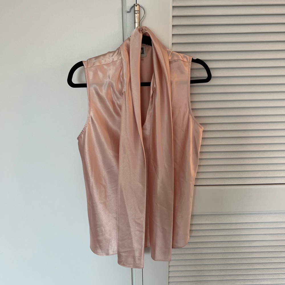 Anne Klein Pink Sleeveless Blouse with Flowing Design